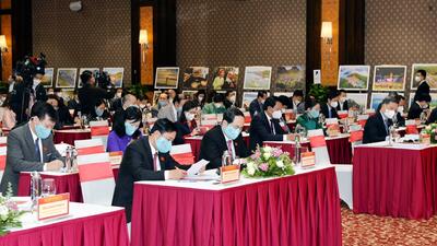 Phó Chủ tịch Thường trực Quốc hội Trần Thanh Mẫn cùng các đại biểu tham dự Hội thảo